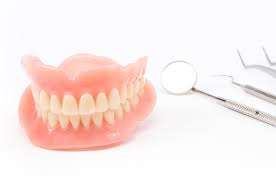 入れ歯が合わない。入れ歯が痛い。